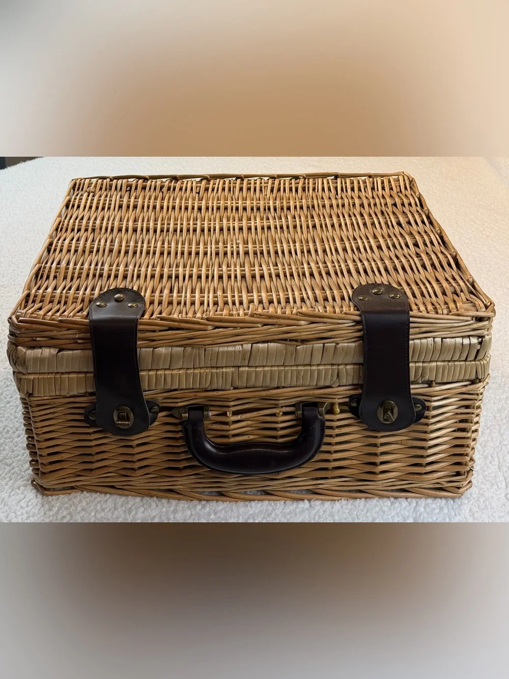 (VTG) Tan/Brown Insulated Woven Rattan Wicker Picnic Basket, OS